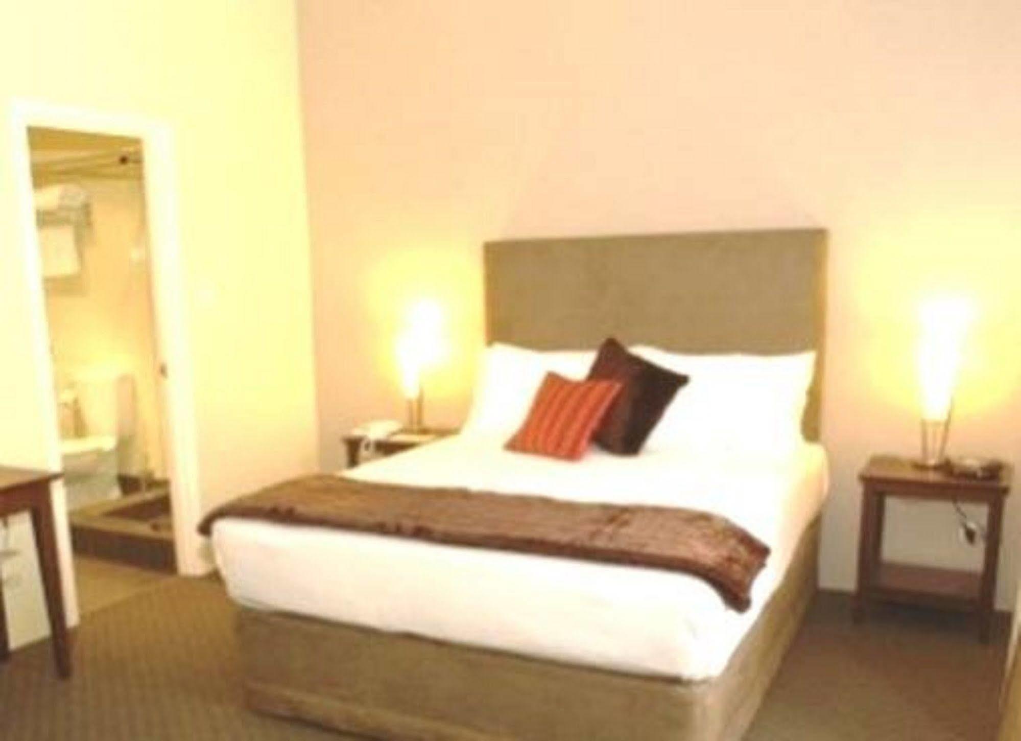 Joondalup City Hotel Perth Buitenkant foto